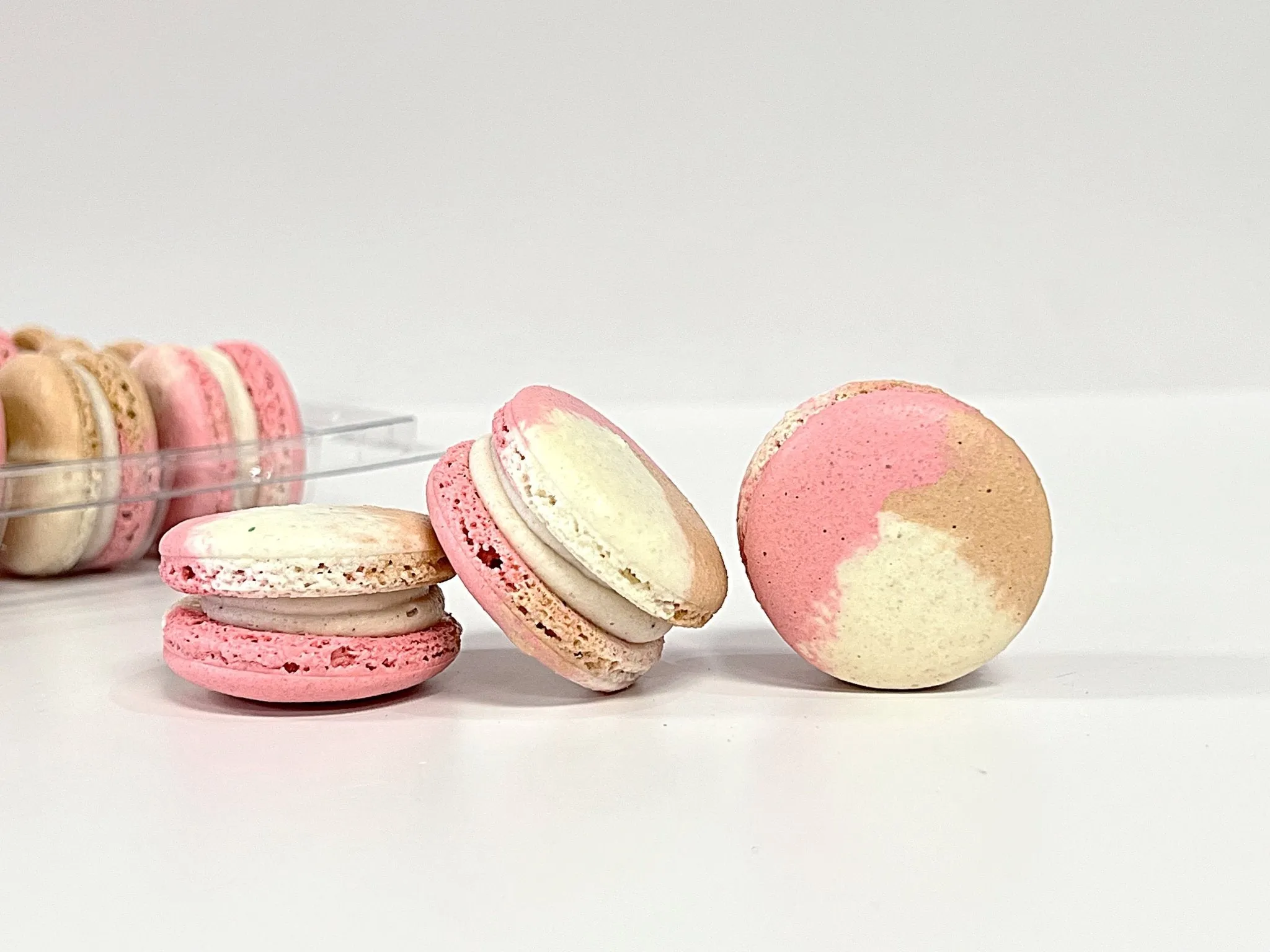 6 Pack Raspberry Praline French Macarons