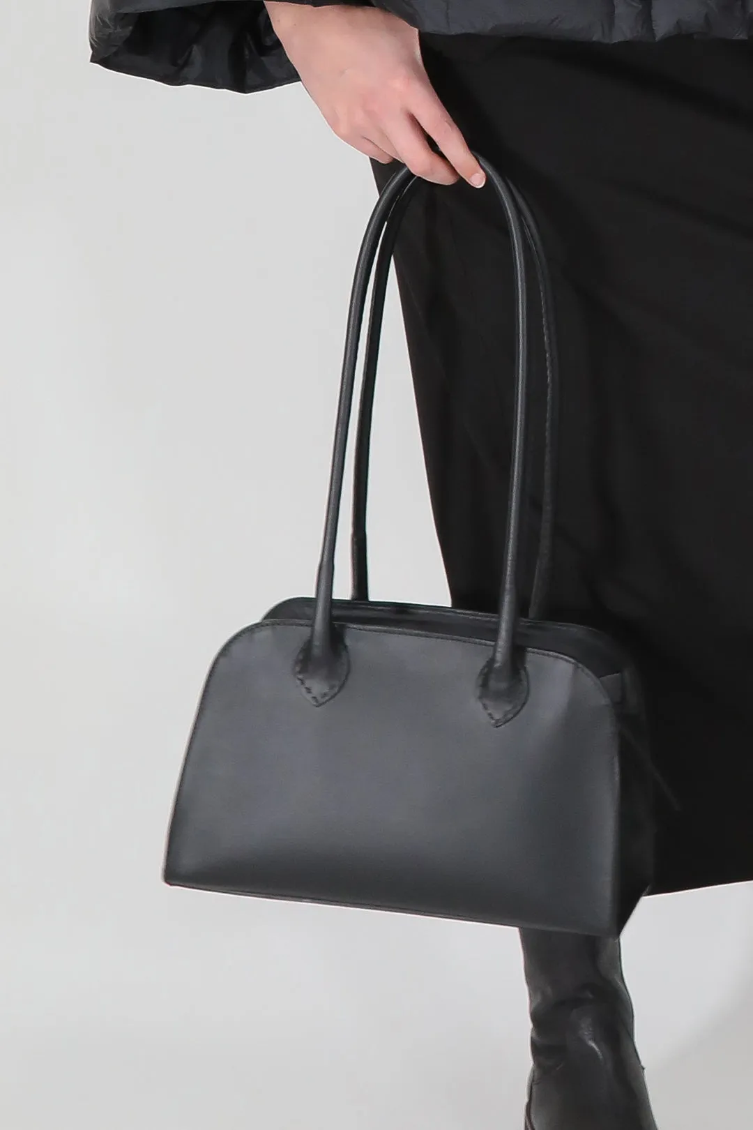 ARDEN 12 BAG IN BLACK FRENCH BARENIA LEATHER