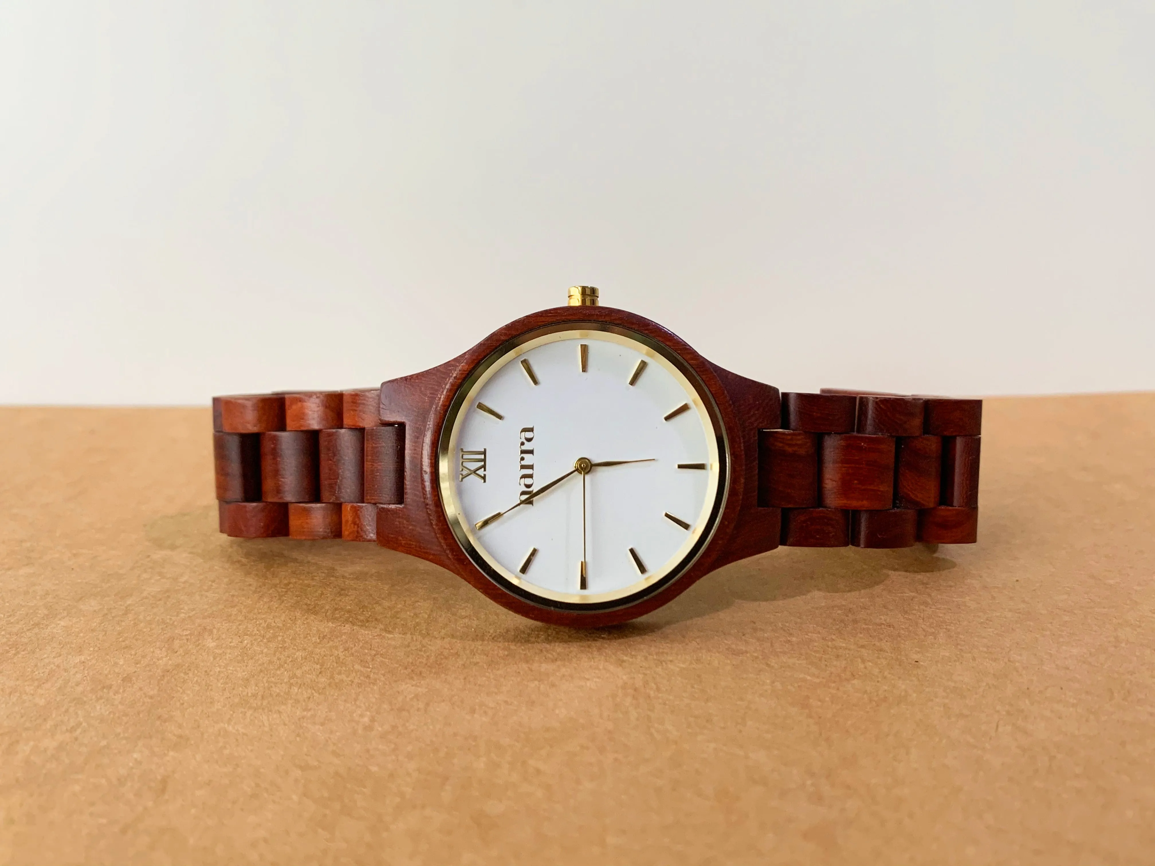 Classic Dawn in Red Sandalwood and White (NW01)