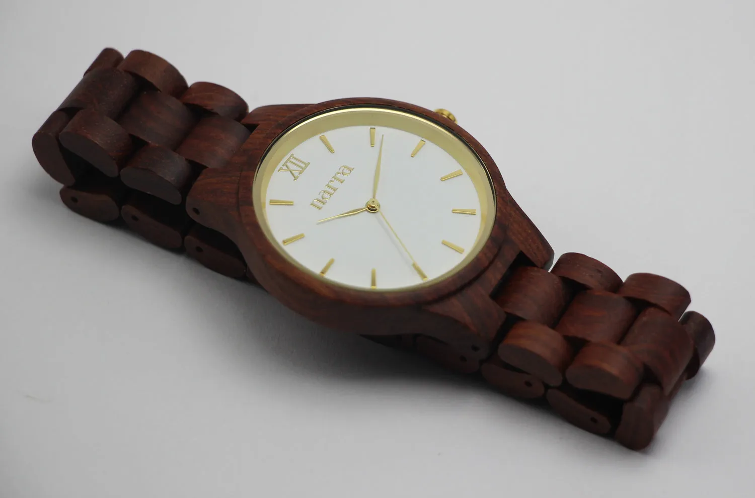 Classic Dawn in Red Sandalwood and White (NW01)