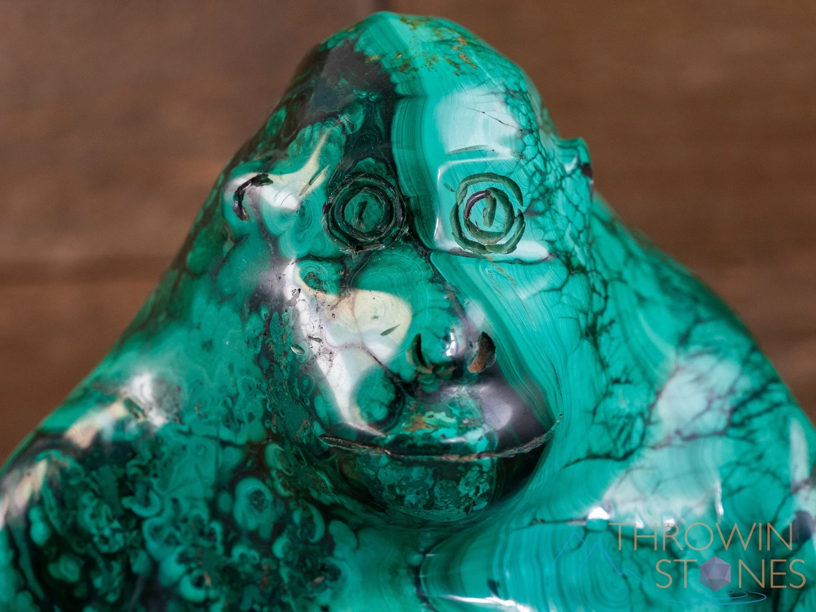 MALACHITE Crystal Gorilla w Baby - Crystal Carving, Housewarming Gift, Home Decor, Healing Crystals and Stones, 40328