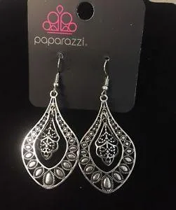 Paparazzi Accessories  - Arabian Affair #L95 - Silver Earring