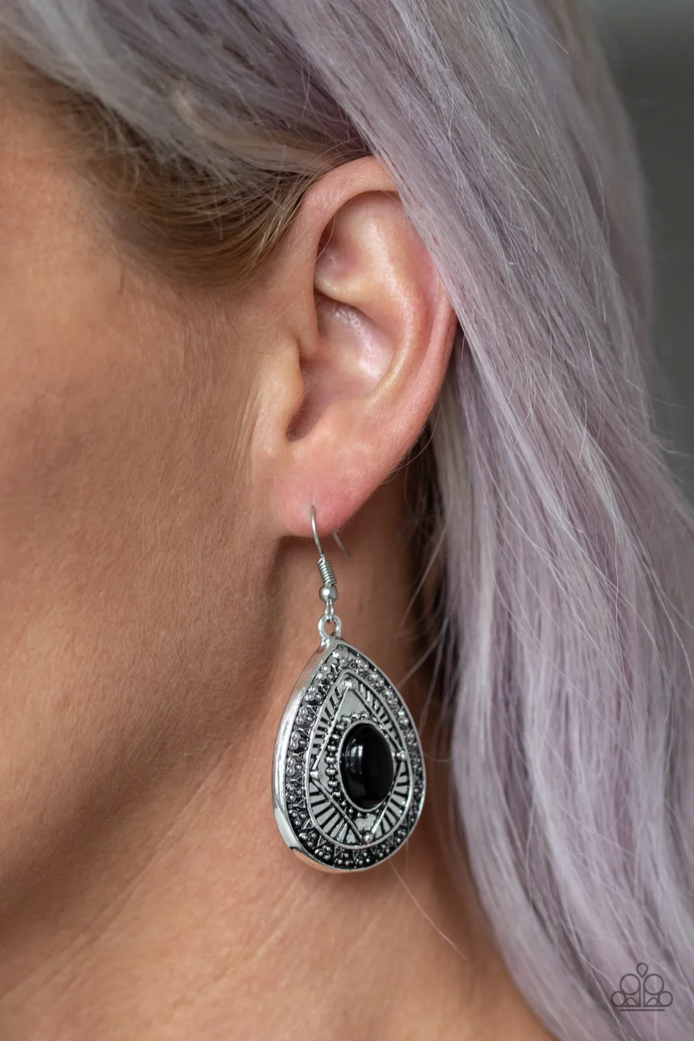 Paparazzi Accessories  - Tropical Topography #L171 - Black Earring