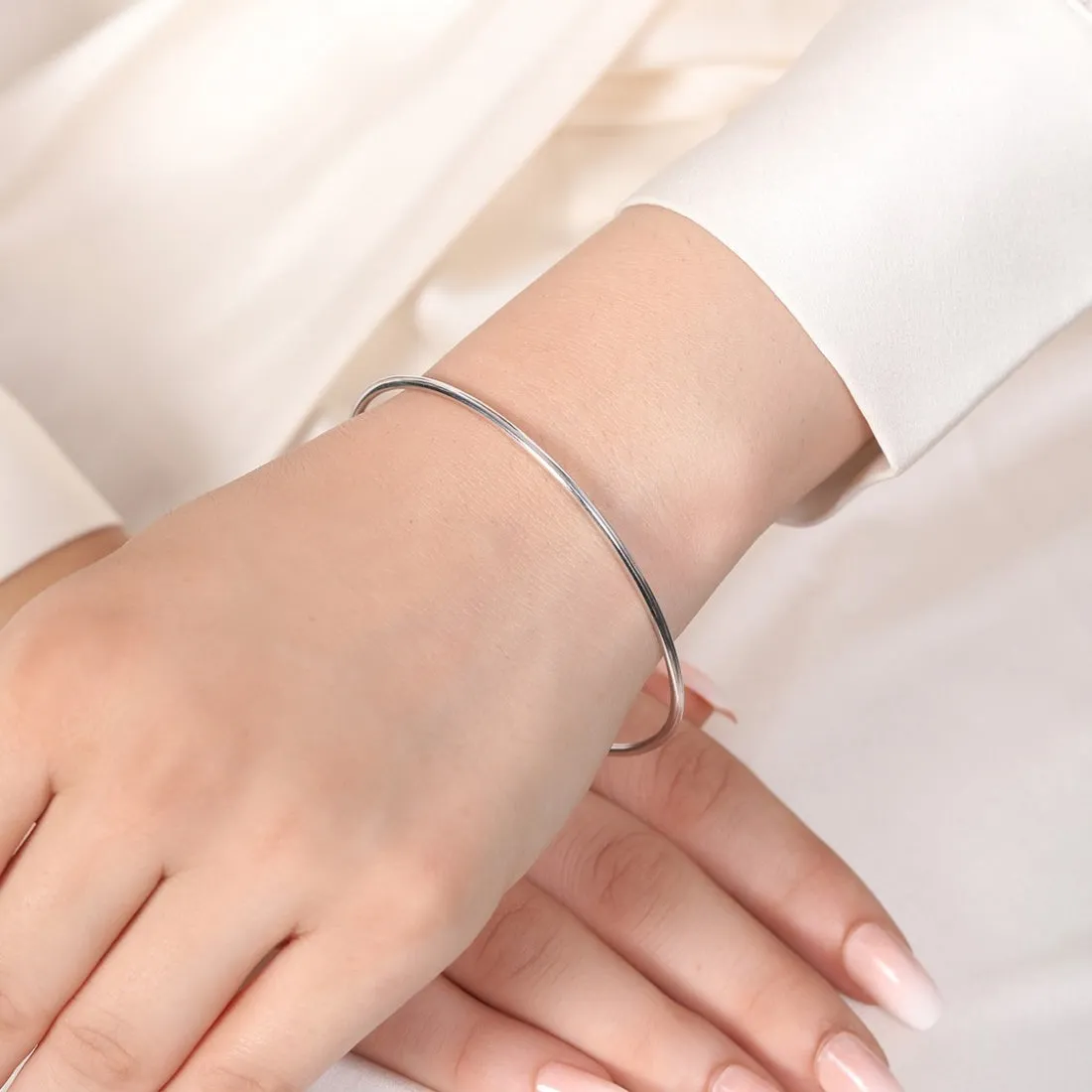 Timeless Elegance 925 Sterling Silver Rhodium-Plated Plain Bracelet