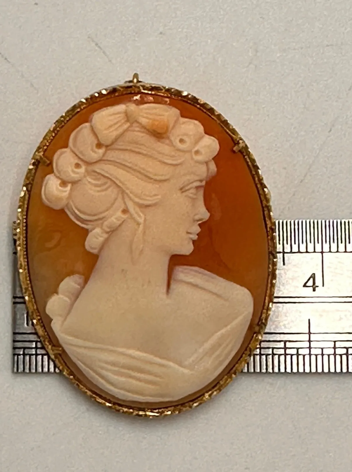 Timeless Elegance: Vintage Silver Cameo Brooch - A Piece of History